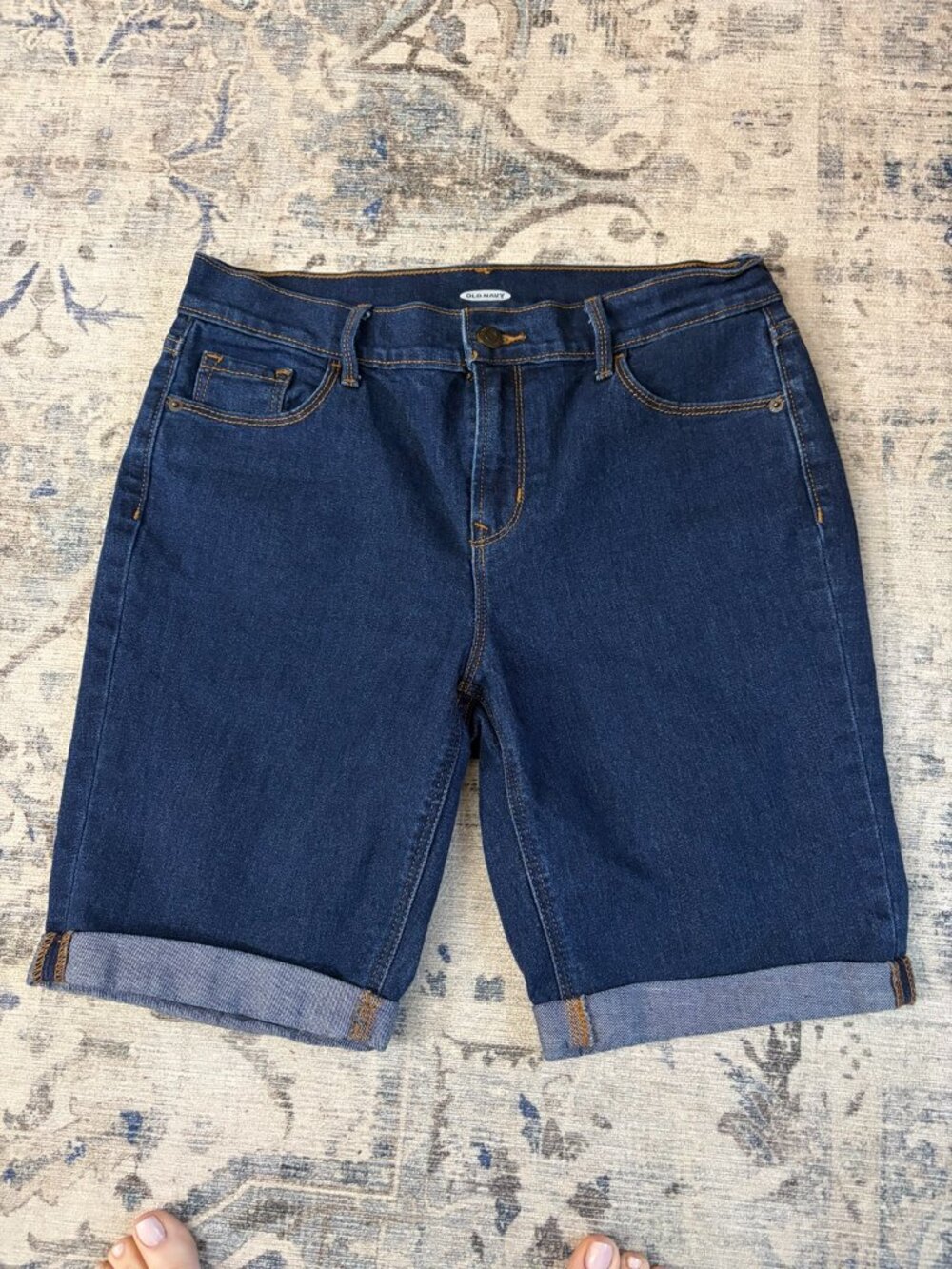 Old Navy NWOT Dark Wash Stretch Denim Shorts Rolled Cuff Size 6